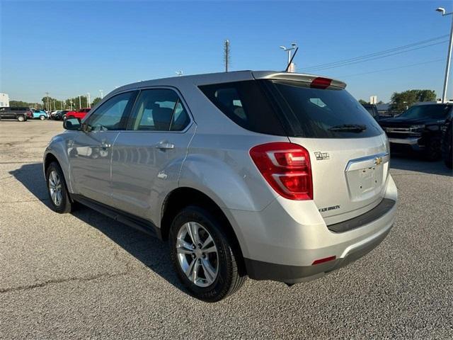 Photo of 2017 Silver Ice Metallic Chevrolet Equinox
