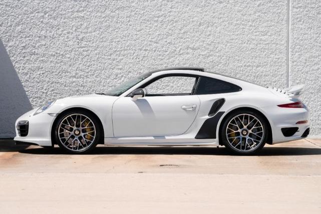 Photo of 2016 White Porsche 911