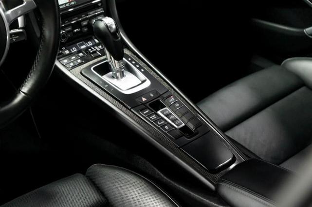 Photo of 2016 White Porsche 911