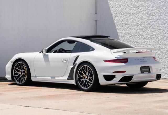 Photo of 2016 White Porsche 911