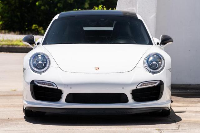 Photo of 2016 White Porsche 911