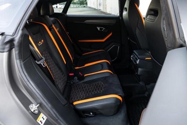 Photo of 2022 Gray Lamborghini Urus