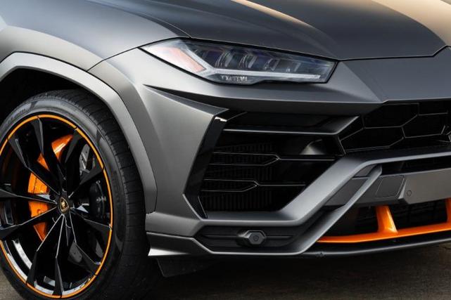 Photo of 2022 Gray Lamborghini Urus