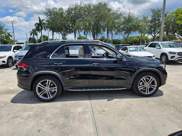 Photo of 2022 Black Mercedes-Benz GLE 350