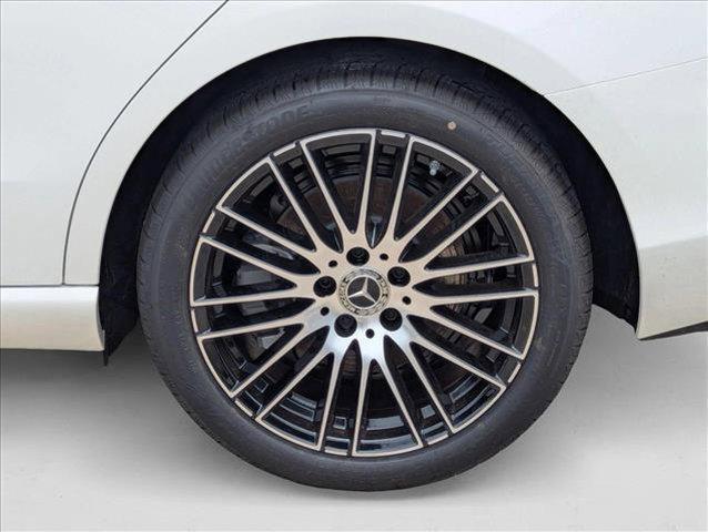Photo of 2025 Polar White Mercedes-Benz C-Class