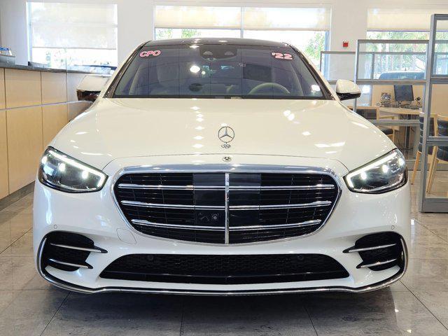Photo of 2022 MANUFAKTUR Diamond White Mercedes-Benz S-Class