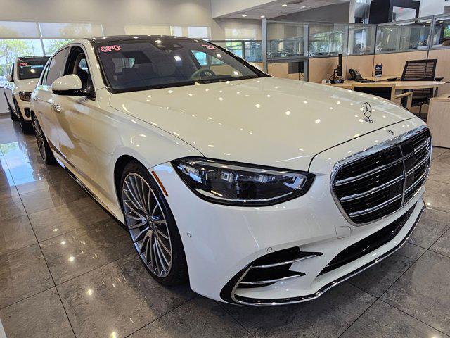 Photo of 2022 MANUFAKTUR Diamond White Mercedes-Benz S-Class