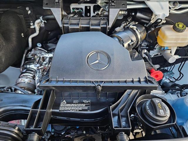 Photo of 2025 Arctic White Mercedes-Benz Sprinter 2500