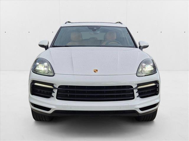 Photo of 2021 Carrara White Metallic Porsche Cayenne