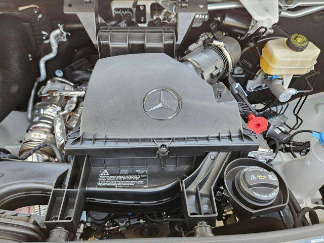 Photo of 2025 Arctic White Mercedes-Benz Sprinter 2500