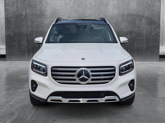 Photo of 2025 Polar White Mercedes-Benz GLB 250