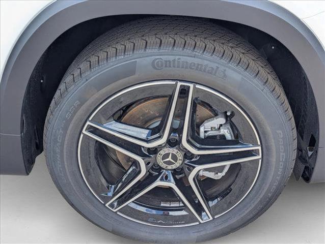 Photo of 2025 Polar White Mercedes-Benz GLB 250