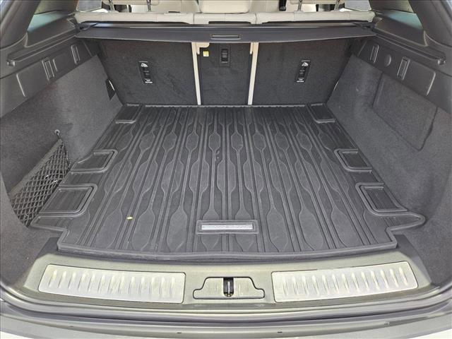 Photo of 2023 Ostuni Pearl White Land Rover Range Rover Velar