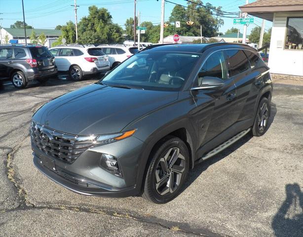 Photo of 2022 Shimmering Silver Hyundai TUCSON Hybrid