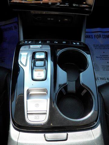 Photo of 2022 Shimmering Silver Hyundai TUCSON Hybrid