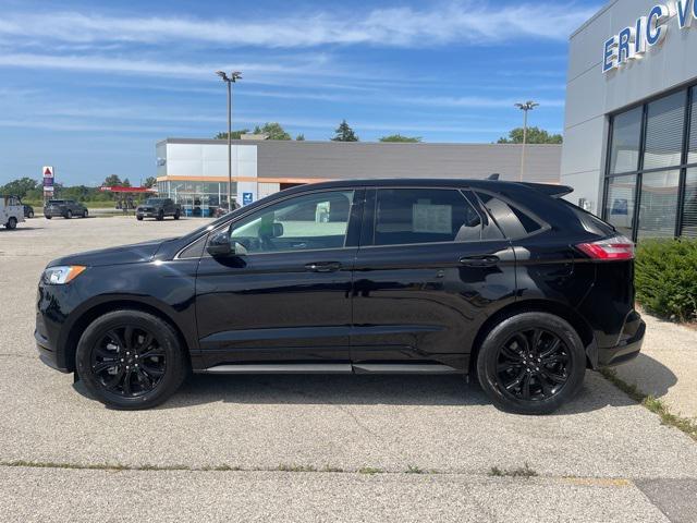 Photo of 2024 Agate Black Metallic Ford Edge