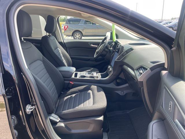 Photo of 2024 Agate Black Metallic Ford Edge