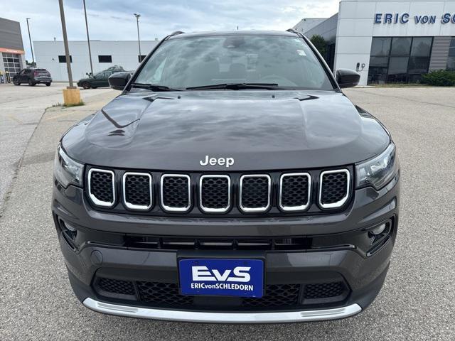 Photo of 2023 Granite Crystal Metallic Clearcoat Jeep Compass