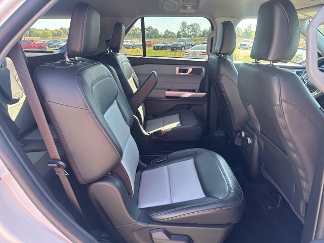 Photo of 2023 Star White Metallic Tri-Coat Ford Explorer