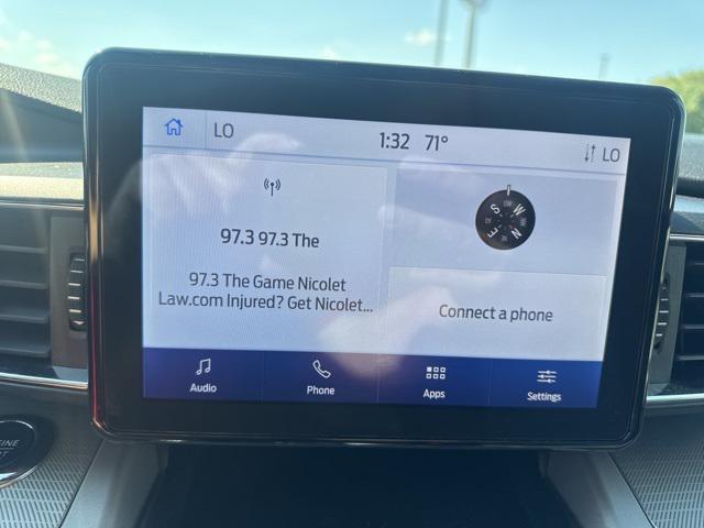 Photo of 2023 Star White Metallic Tri-Coat Ford Explorer