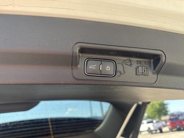 Photo of 2023 Star White Metallic Tri-Coat Ford Explorer
