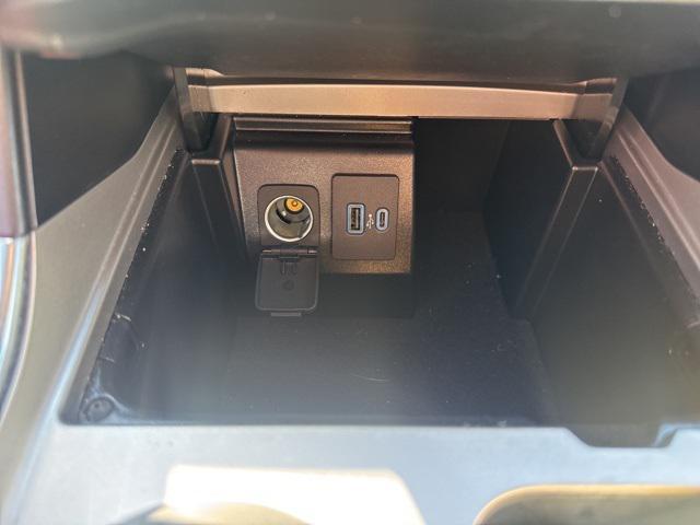 Photo of 2023 Star White Metallic Tri-Coat Ford Explorer
