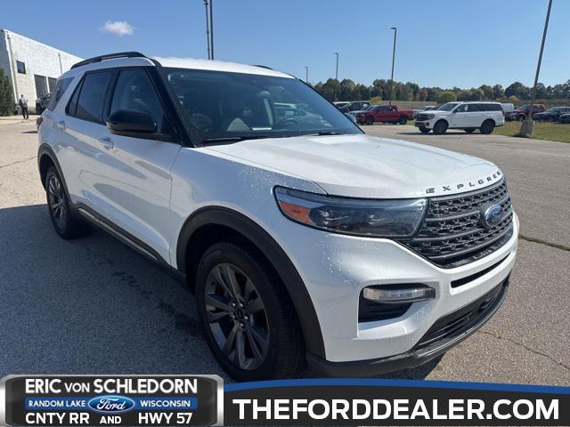 Photo of 2023 Star White Metallic Tri-Coat Ford Explorer