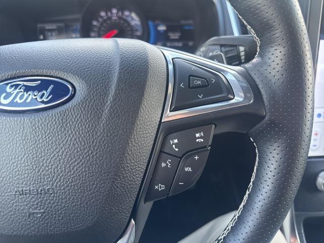 Photo of 2022 Blue Metallic Ford Edge