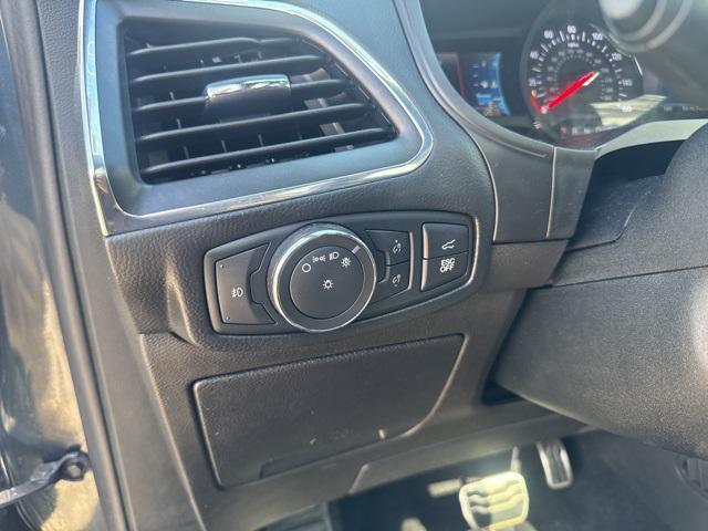 Photo of 2022 Blue Metallic Ford Edge