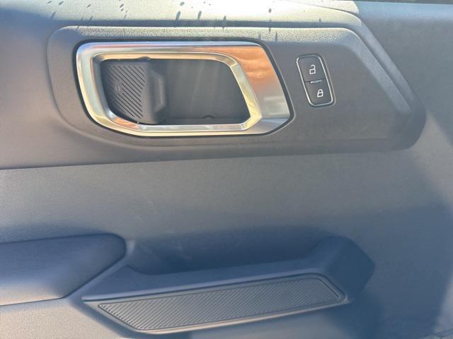 Photo of 2025 Azure Gray Metallic Tri-Coat Ford Bronco