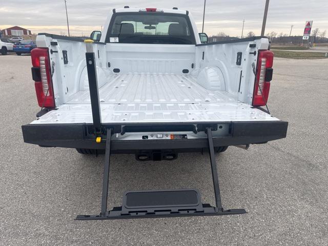 Photo of 2025 Oxford White Ford F-350