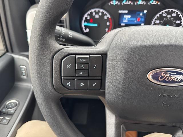 Photo of 2025 Oxford White Ford F-350