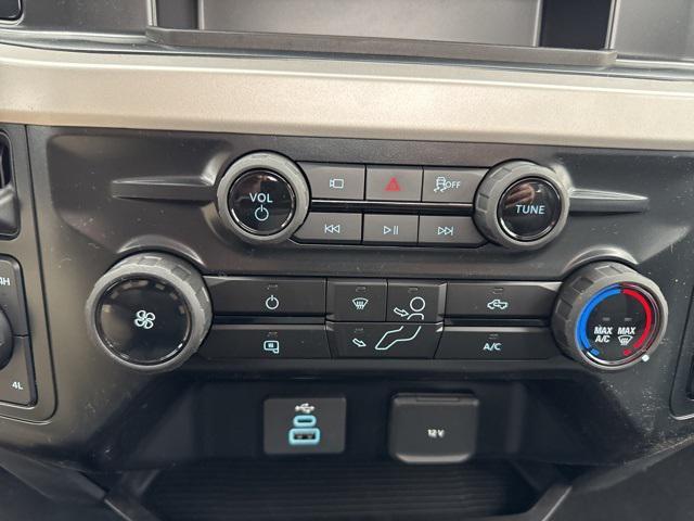 Photo of 2025 Oxford White Ford F-350