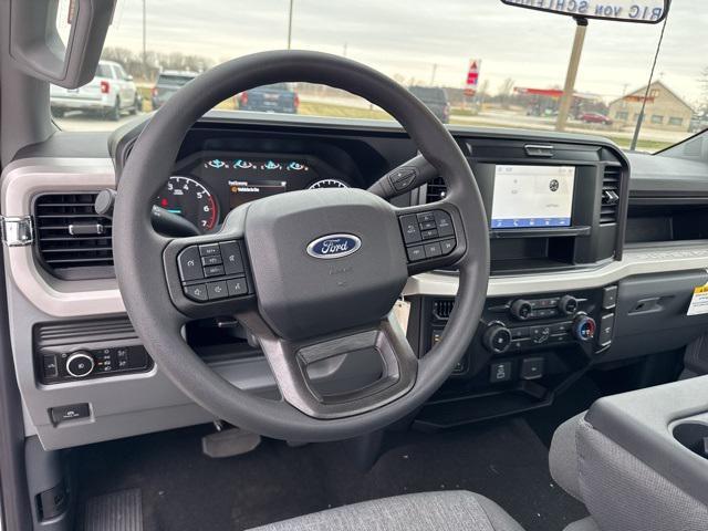 Photo of 2025 Oxford White Ford F-350