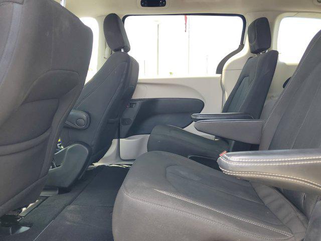 Photo of 2022 Bright White Clearcoat Chrysler Voyager