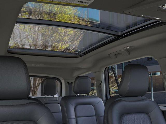 Photo of 2025 INFINITE BLACK MET CC Lincoln Aviator