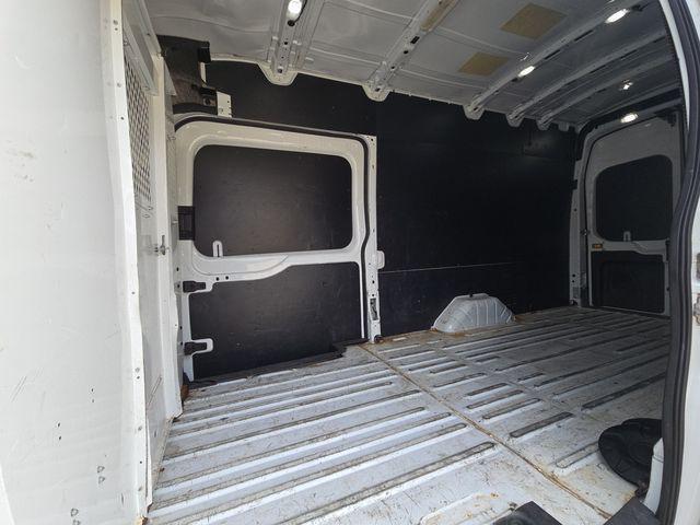 Photo of 2018 OXFORD WHITE Ford Transit-350