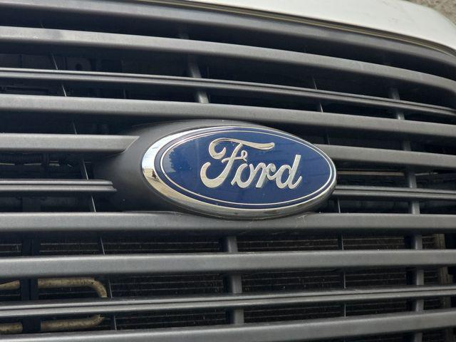 Photo of 2018 OXFORD WHITE Ford Transit-350
