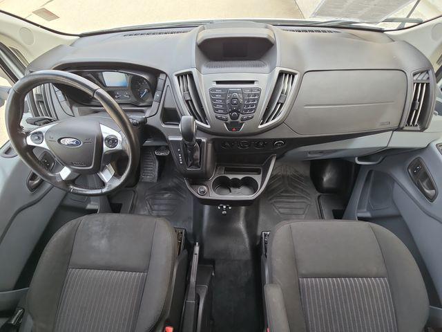 Photo of 2018 OXFORD WHITE Ford Transit-350