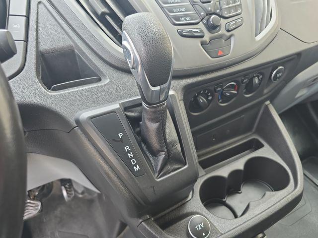 Photo of 2018 OXFORD WHITE Ford Transit-350