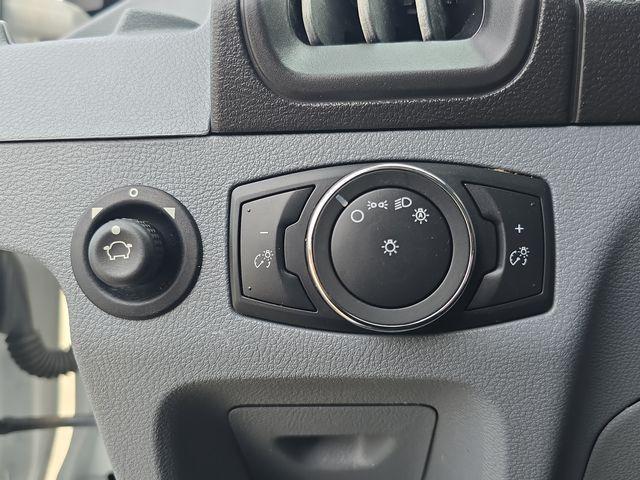 Photo of 2018 OXFORD WHITE Ford Transit-350