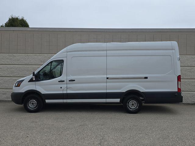 Photo of 2018 OXFORD WHITE Ford Transit-350
