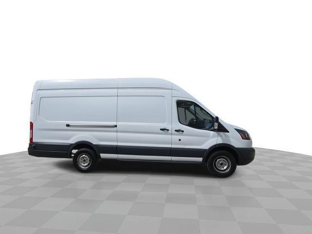 Photo of 2018 OXFORD WHITE Ford Transit-350