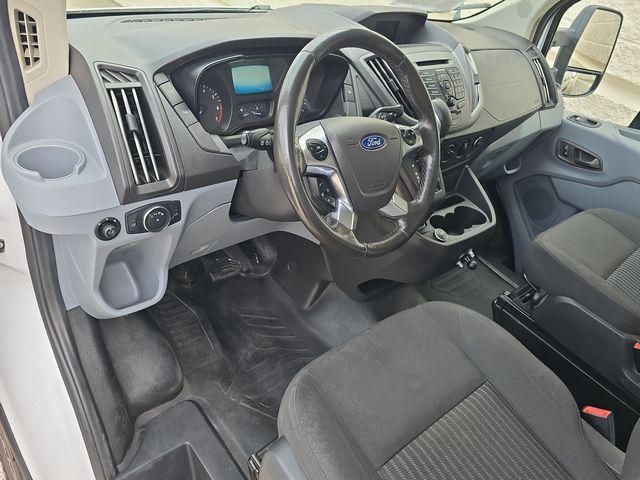 Photo of 2018 OXFORD WHITE Ford Transit-350