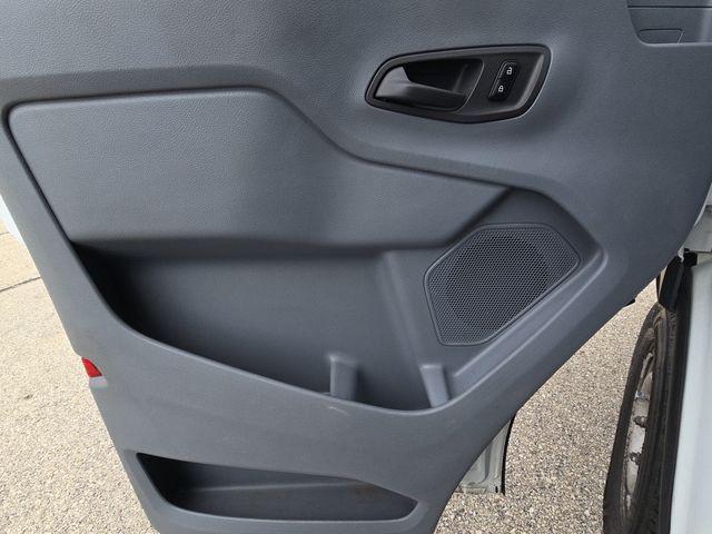 Photo of 2018 OXFORD WHITE Ford Transit-350