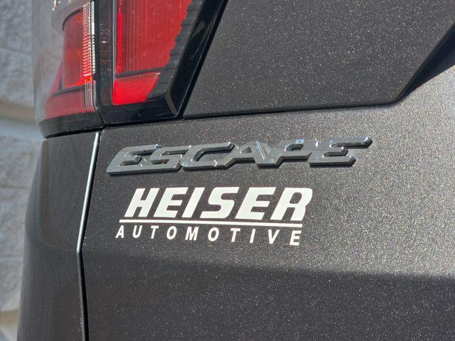 Photo of 2017 Magnetic Ford Escape