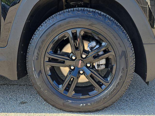Photo of 2023 Ebony Twilight Metallic GMC Terrain