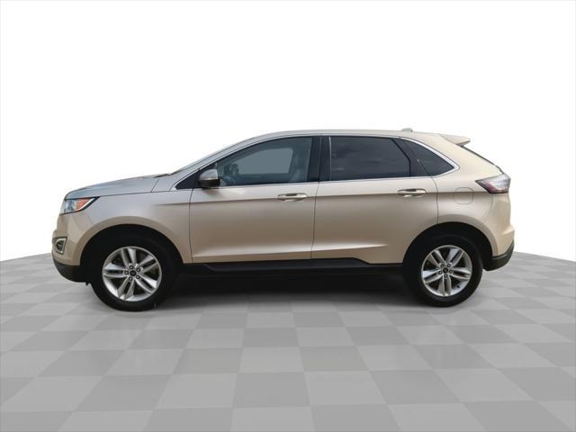 Photo of 2018 White Gold Ford Edge