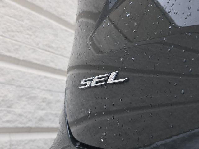 Photo of 2022 Forged Green Metallic Ford Edge
