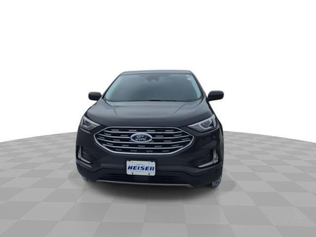 Photo of 2022 Forged Green Metallic Ford Edge